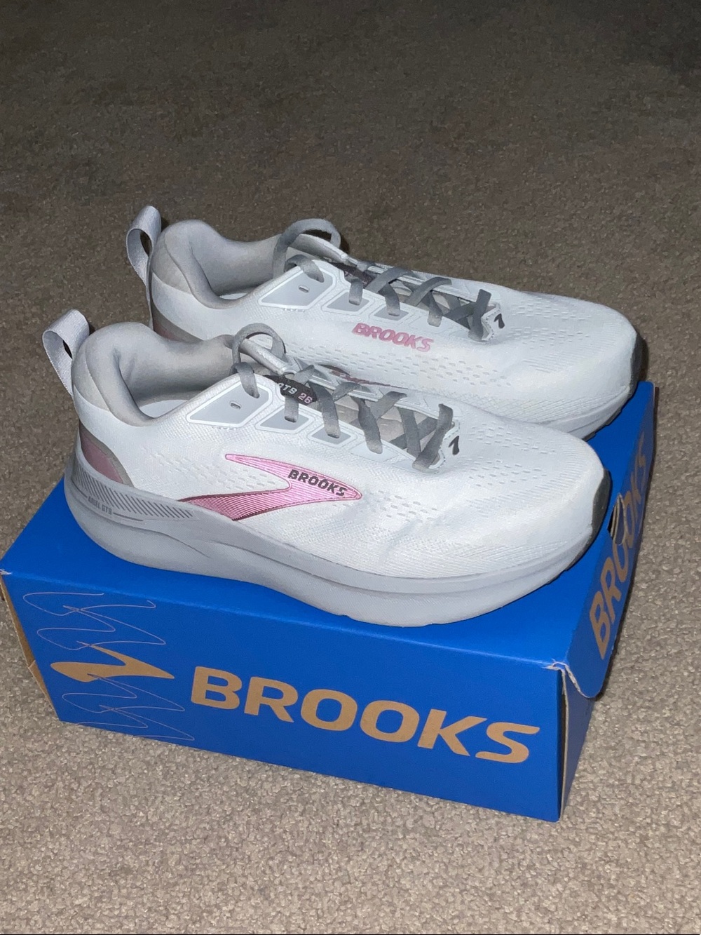 Women’s Brooks Ariel GTS 26 size 9.5 extra wide